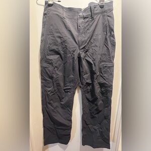 L.L. Bean Black Men's Cargo Pants with Zippered Thigh Pockets